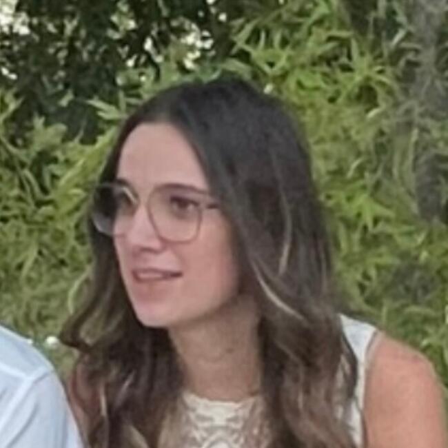 Nanny in Les Granges-Gontardes: Awinita