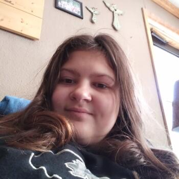 Babysitter in Moline: Skyler