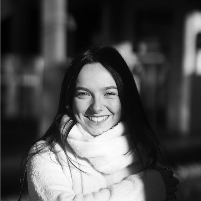 Babysitter in Les Essarts-le-Roi: Justine