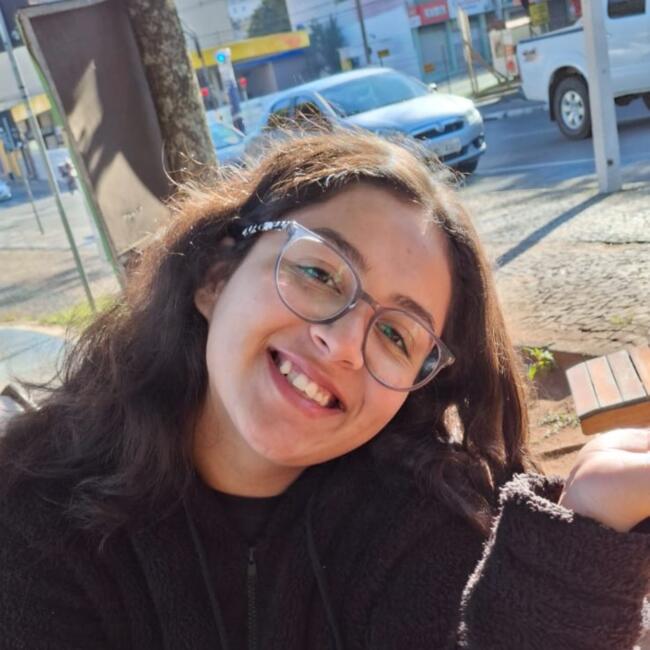 Babá em Ponta Grossa: Mayara