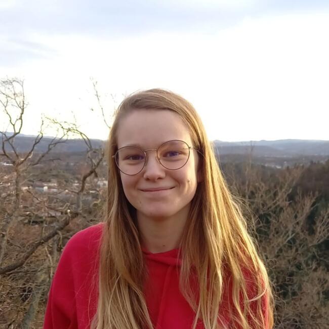 Babysitter in Cavalaire-sur-Mer: Romarine