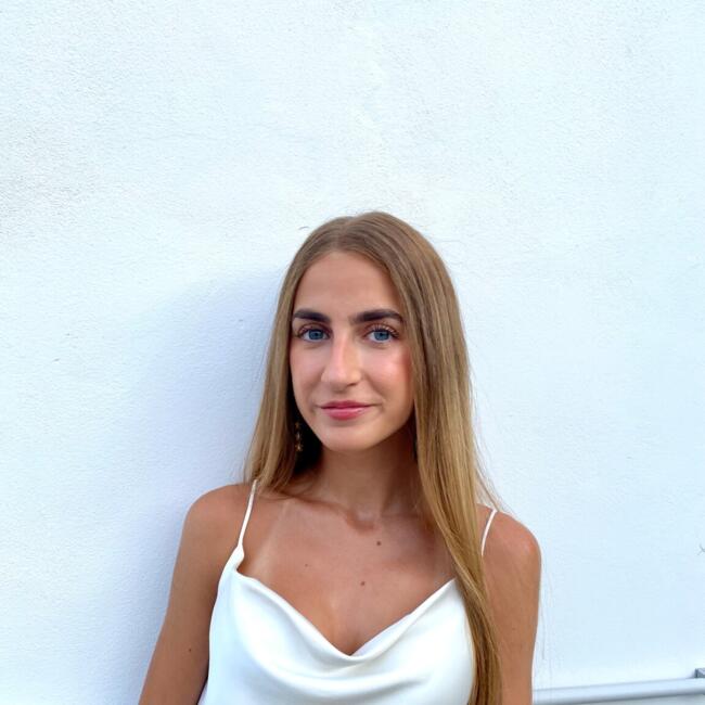 Nanny in Borriol: Ines