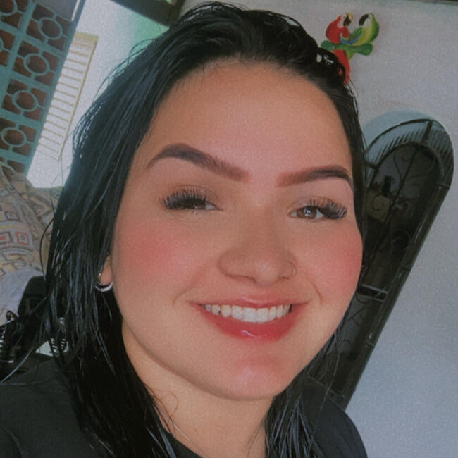Babá em Pindamonhangaba: Luana