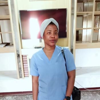 مربية أطفال في الرياض: Rebecca