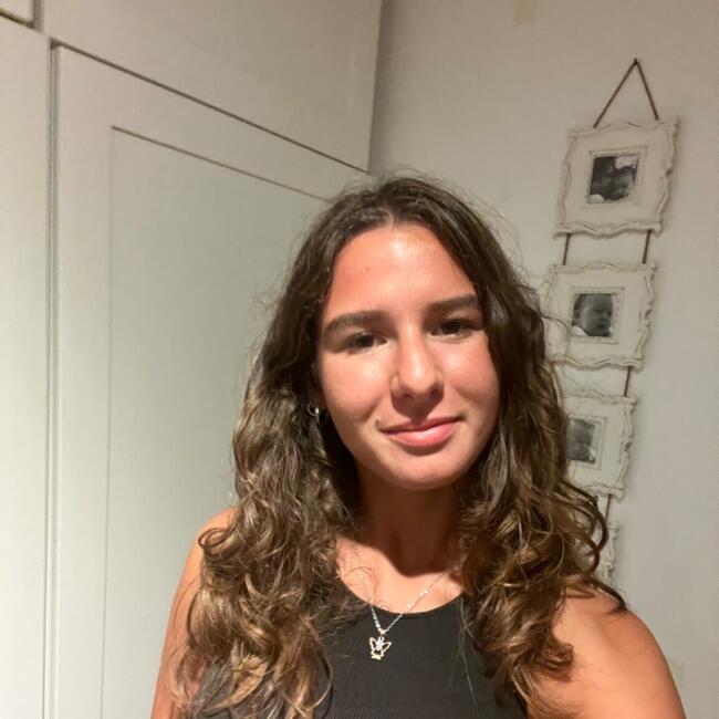 Babysitter em São Domingos de Rana: Clara