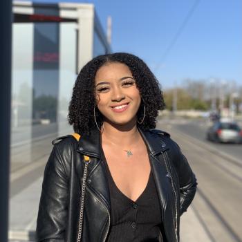 Babysitter in Pessac: Alysia