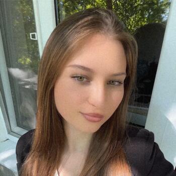 Bonă în Бэлць: Andreea