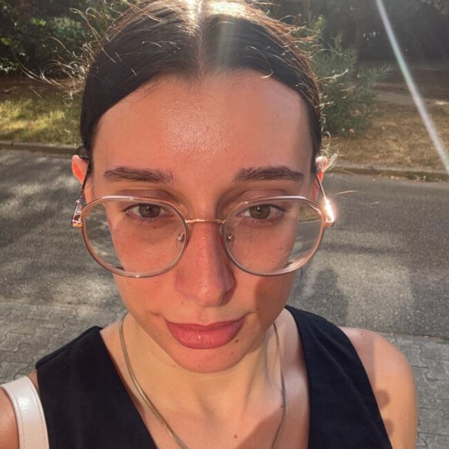 Babysitter in Aix-en-Provence: Emeline