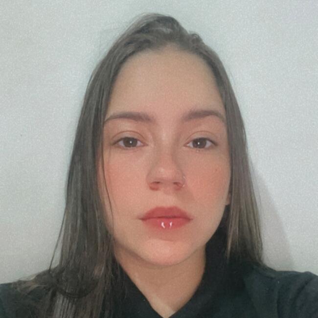 Babysitter in Guarujá: Victoria