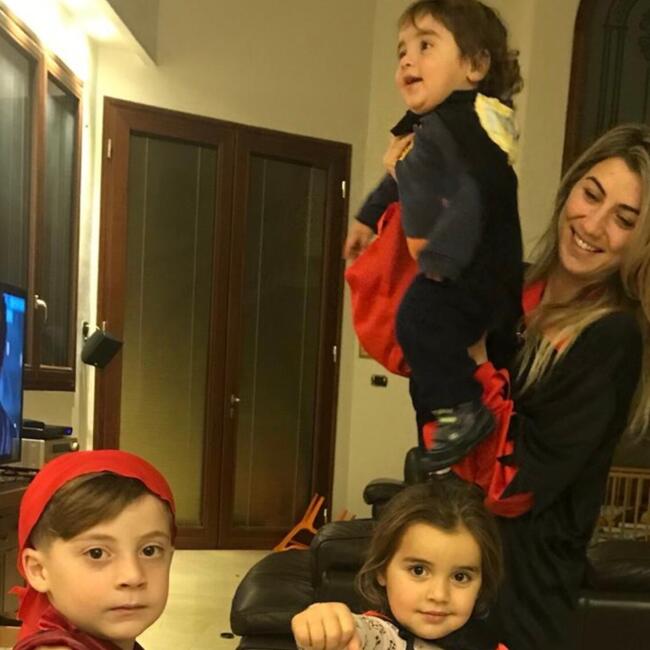 בייביסיטר ב- עומר: עופרי