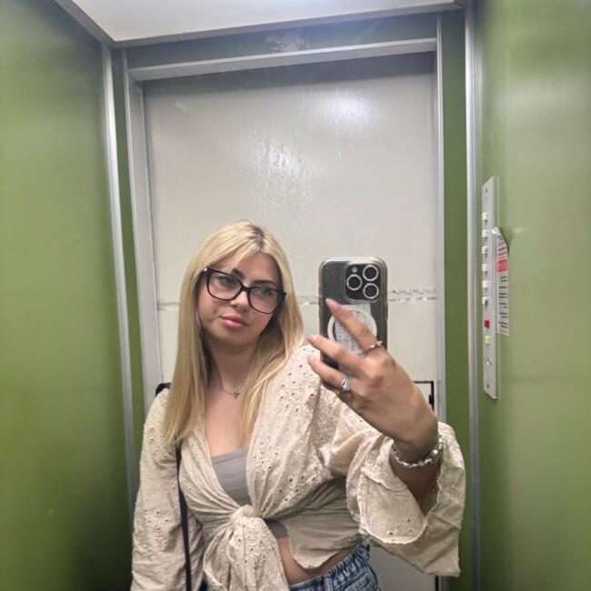 Babysitter in Agios Ioannis Rentis: Σμαραγδα