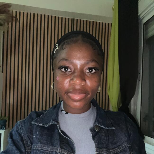 Babysitter in Casablanca: Amyra