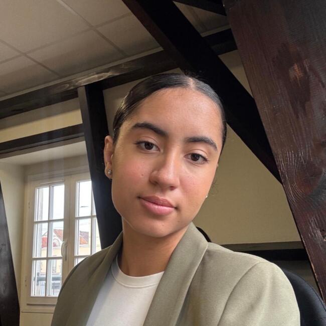 Babysitter in Livry-Gargan: Cloe