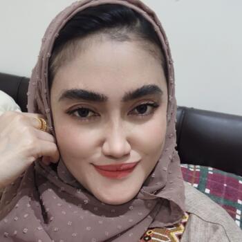 جليسة أطفال الرياض: Jen