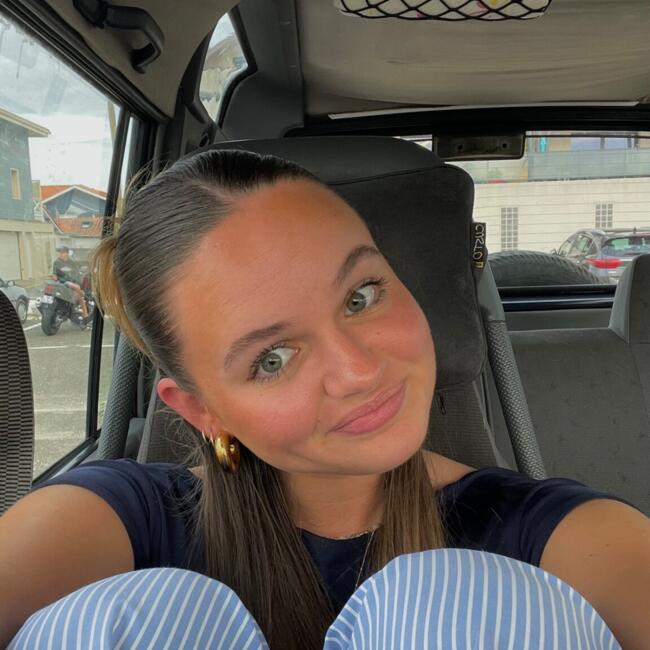 Babysitter in Toulouse: Camille
