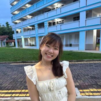 Babysitter Singapore: Si Ying