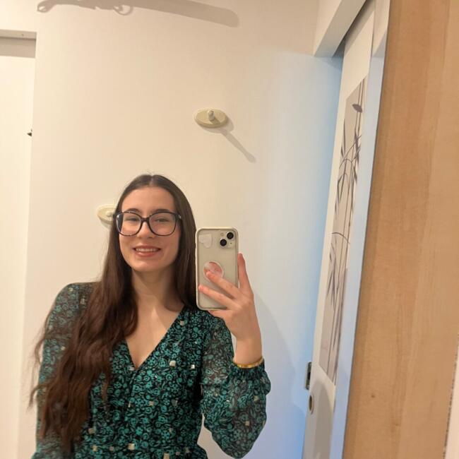 Babysitter in Moulins-sur-Ouanne: Camille