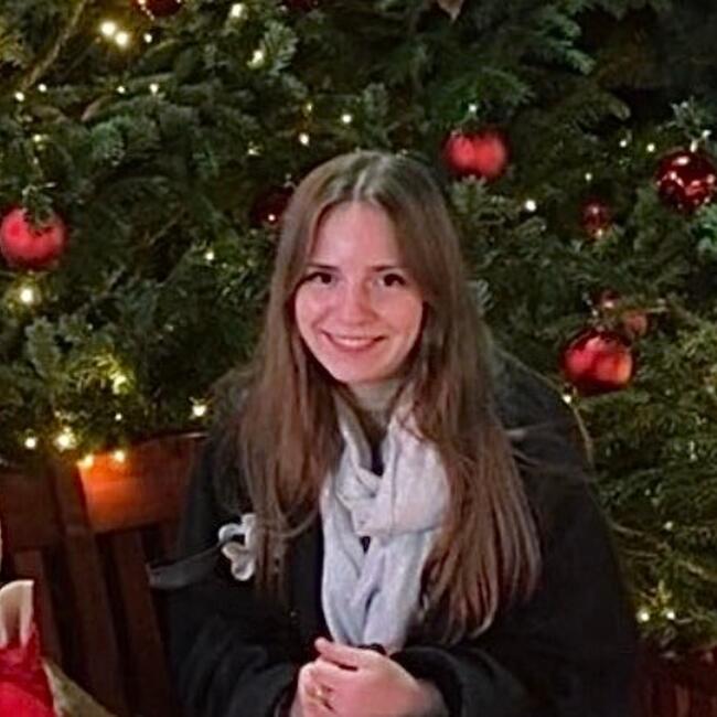 Babysitter in Besançon: Cloe