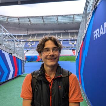 Babysitter in Paris: Etienne