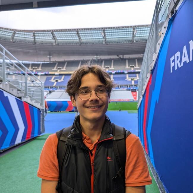 Babysitter in Paris: Etienne