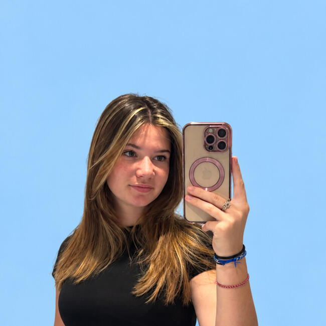 Baby-sitter à Saint-Affrique: Cassy