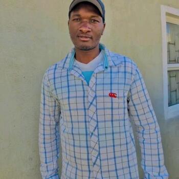 Babysitting job in Parow: babysitting job Desmond