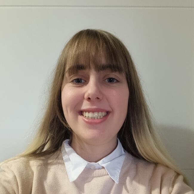 Babysitter in Alquines: Aline