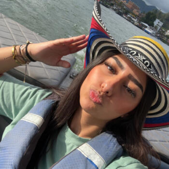 Babysitter in Vélizy-Villacoublay: Victoria