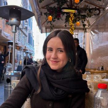 Babysitter in Granada: Adriana