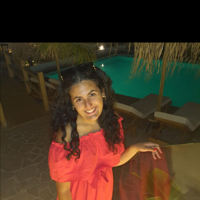 Babysitter in Mourenx: Chirine