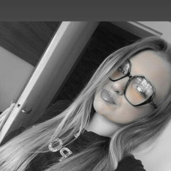 Babysitter in Prouvy: Laura