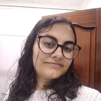 Babysitter em Famões: Daniela