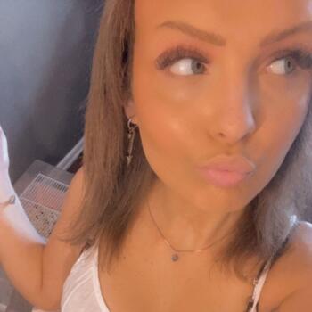 Barnvakt i Sjuntorp: Nova