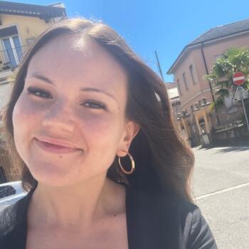 Babysitter in Village-Neuf: Rebecca