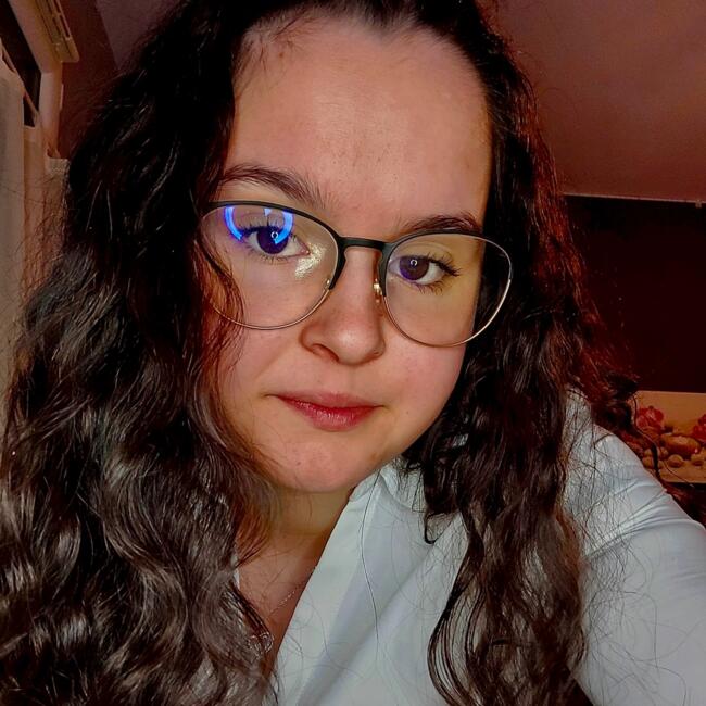 Babysitter in Vayres: April