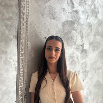 Babysitter in Molenbeek-Saint-Jean: Lara
