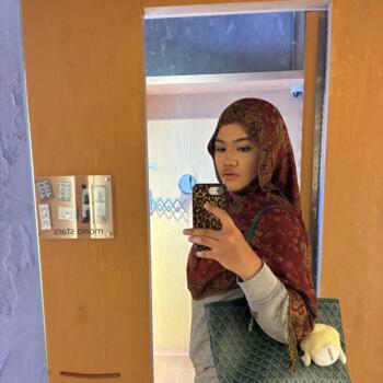 Babysitter in Singapore Island: Nuha