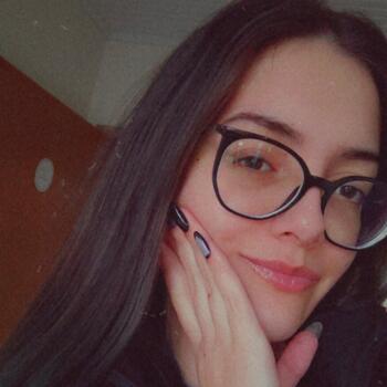 Babysitter in Erechim: Laura