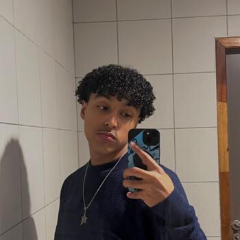 Babysitter in Saint-Etienne: Iago