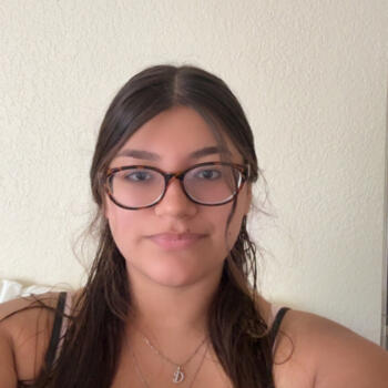 Babysitter in San Antonio: Desiree
