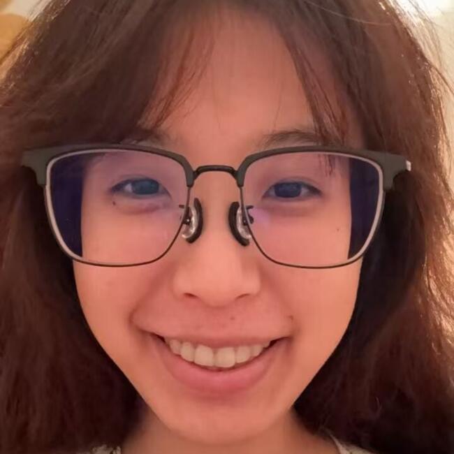 Baby-sitter à Antibes: Yang