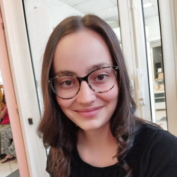Babysitter in Saint-Denis-en-Margeride: Laura