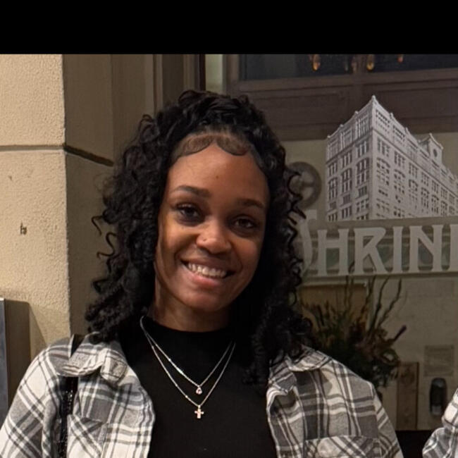 Babysitter in Memphis: Devia