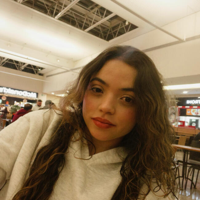 Babá em Varginha: Ester