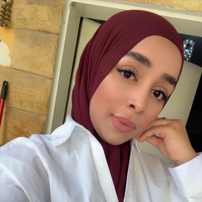 Babysitter in Tirah: Nour