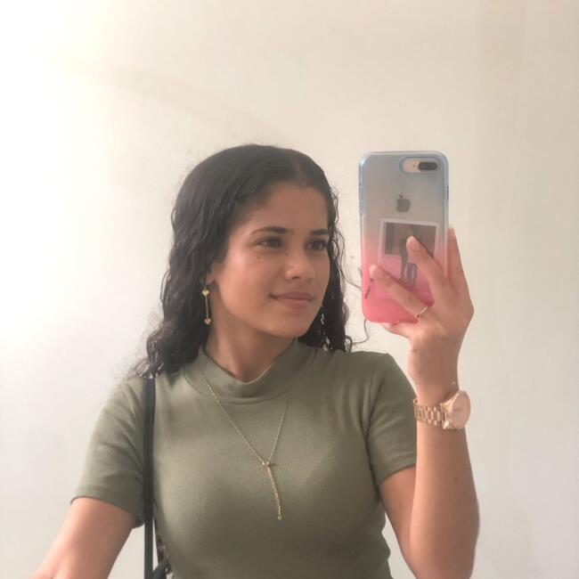 Babysitter in Criciúma: Ana