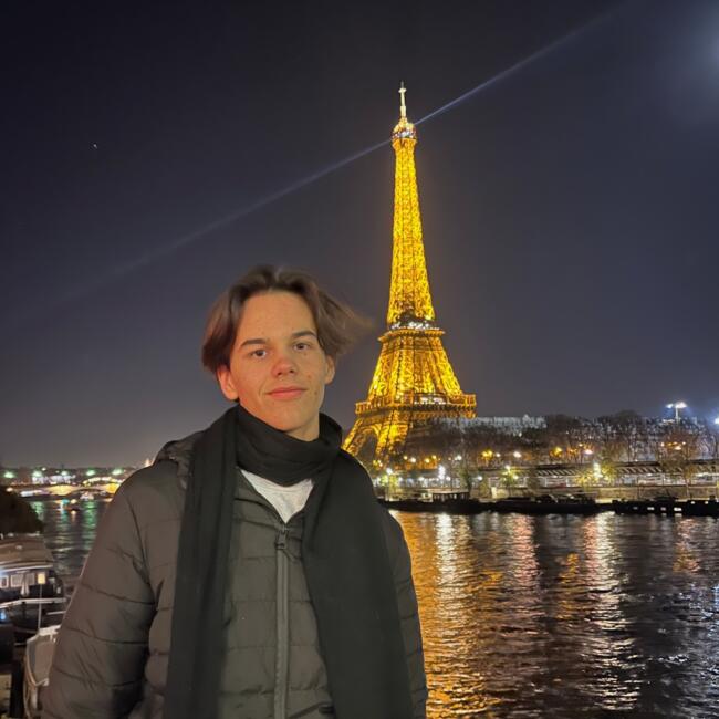 Babysitter in L'Haÿ-les-Roses: Leo Djen