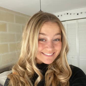 Babysitter in Le Bouscat: Clara