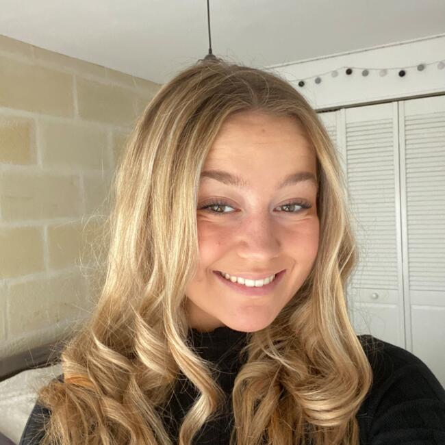 Babysitter in Le Bouscat: Clara