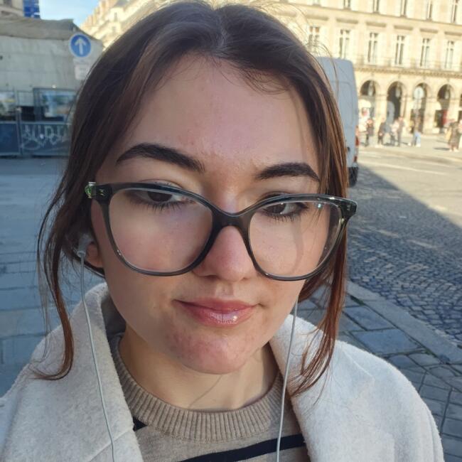 Babysitter in Fontenay-sous-Bois: Lisa